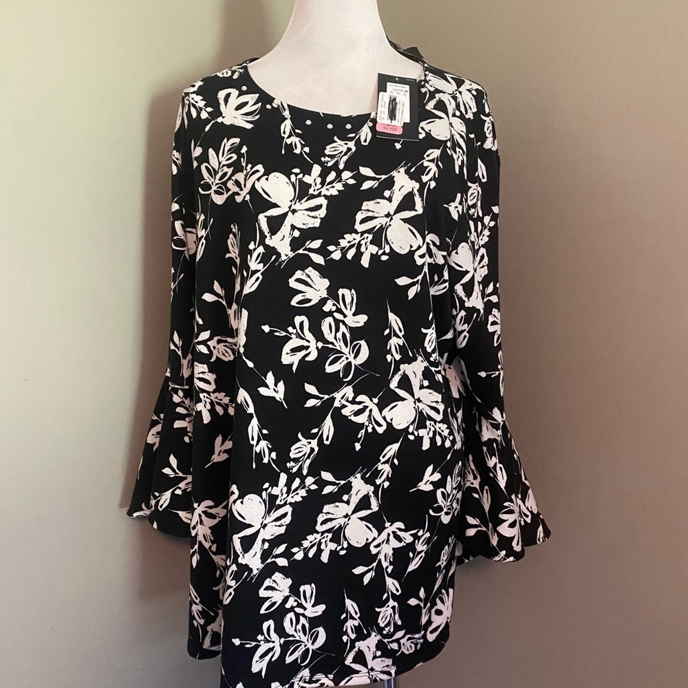 NWT Investments Asymmetrical Black and White 3/4 Sleeve Tunic